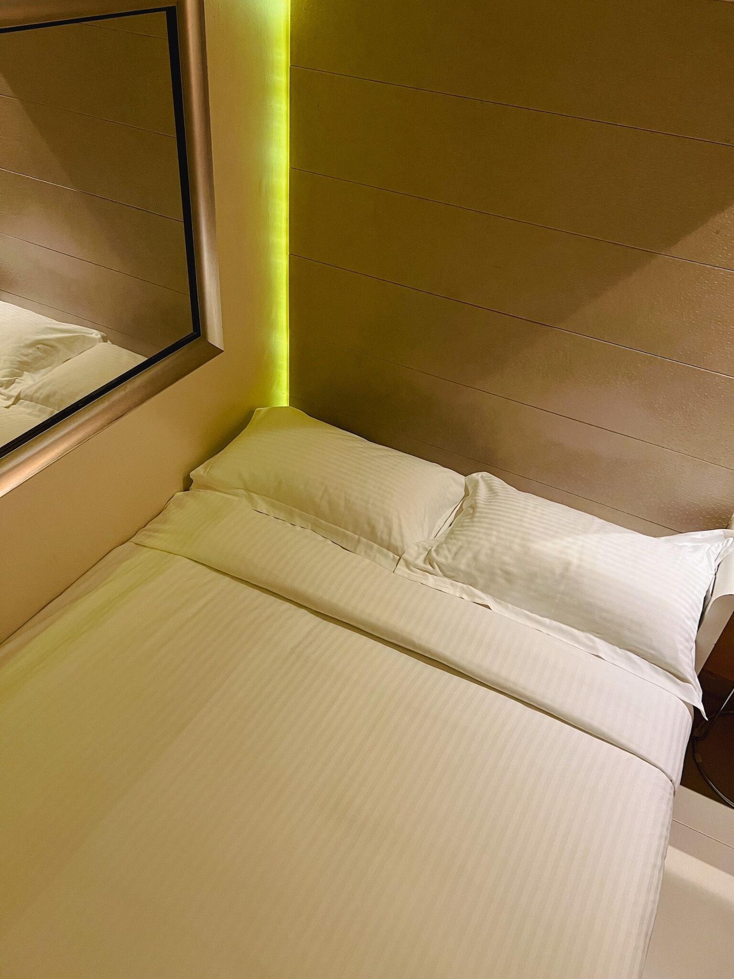 Fragrance Hotel - Viva Сингапур Екстериор снимка