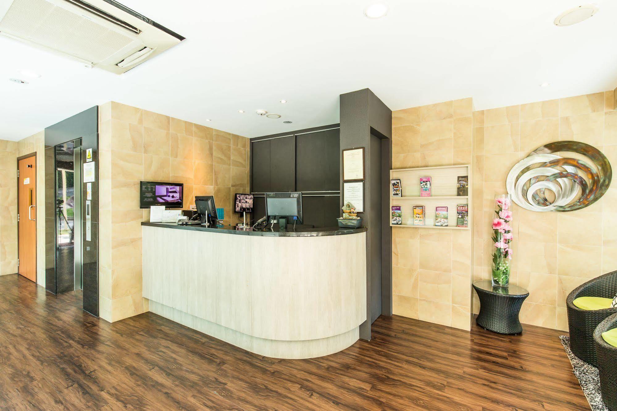 Fragrance Hotel - Viva Сингапур Екстериор снимка