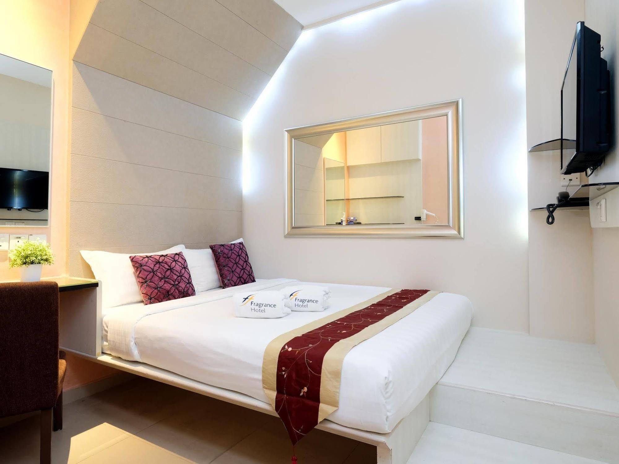Fragrance Hotel - Viva Сингапур Екстериор снимка